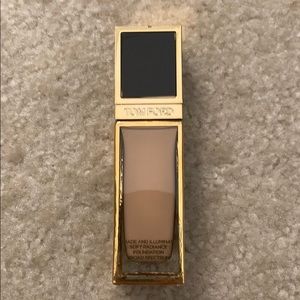 Tom ford shade and illuminate foundation
